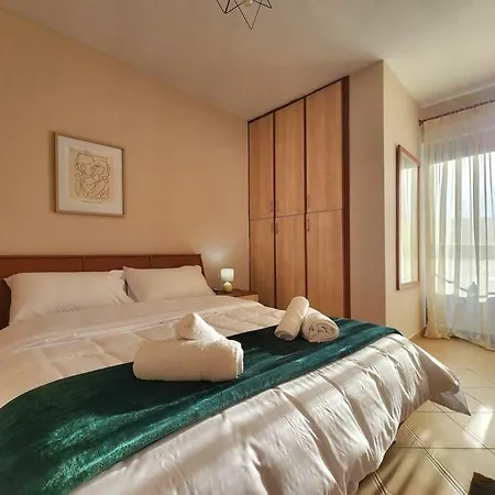 Lake View W/ 24 Check In Apartment Tirana